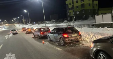 Масштабна автотроща у Тернополі: зіткнулося чотири автомобілі