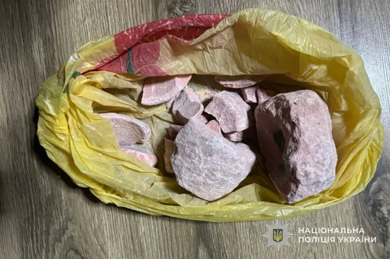 У Кременці затримали чоловіка, який зберігав вдома тротил