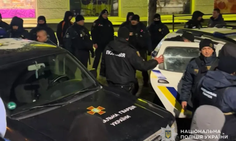 Конфлікт у центрі Тернополя між молодиками та військовослужбовцями