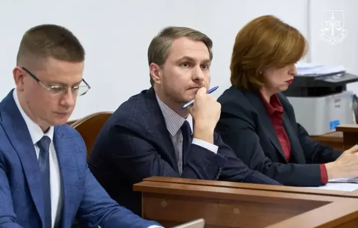 Генеральний прокурор Руслан Кравченко.