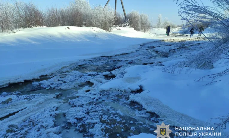 На Тернопільщині витік технічної рідини забруднив тисячі квадратів землі
