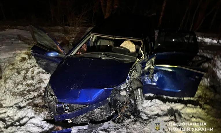 Смертельна ДТП біля Цеброва: зіткнулися Mazda та Opel, є загиблий і травмовані