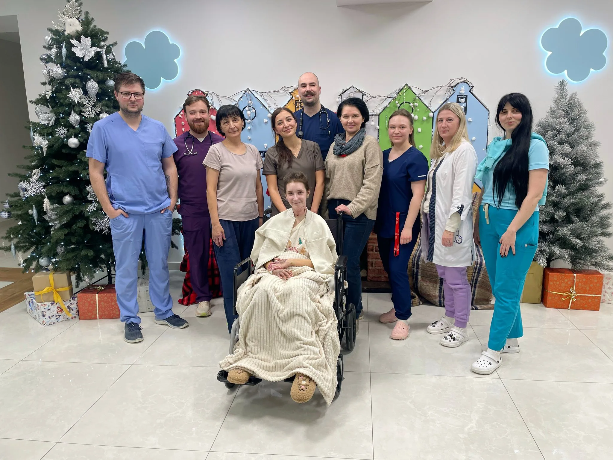 14-річну Настю, поранену під час ракетного удару в Тернополі, виписали зі львівської лікарні