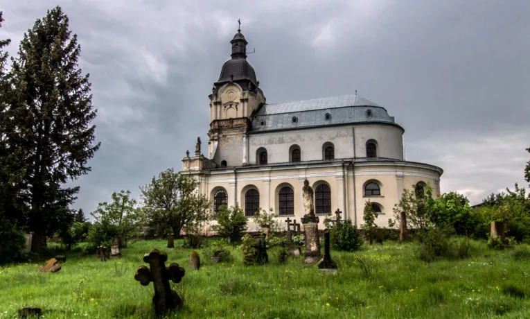 Костел у Микулинцях