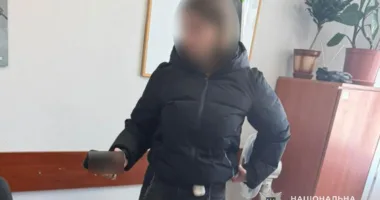 в під’їзді немовля