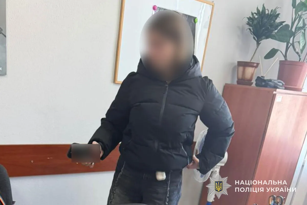 в під’їзді немовля