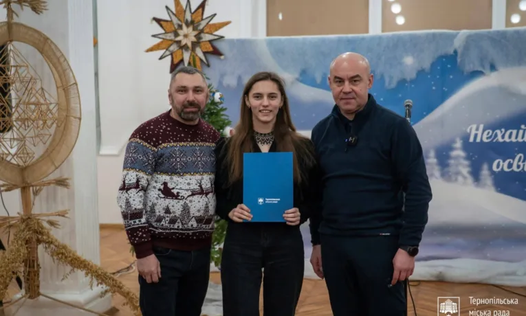 Юлія Микула