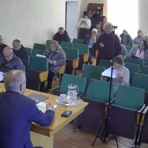 Дороги чи ЗСУ: у Підгайцях депутати вирішують, як використати позабюджетні кошти