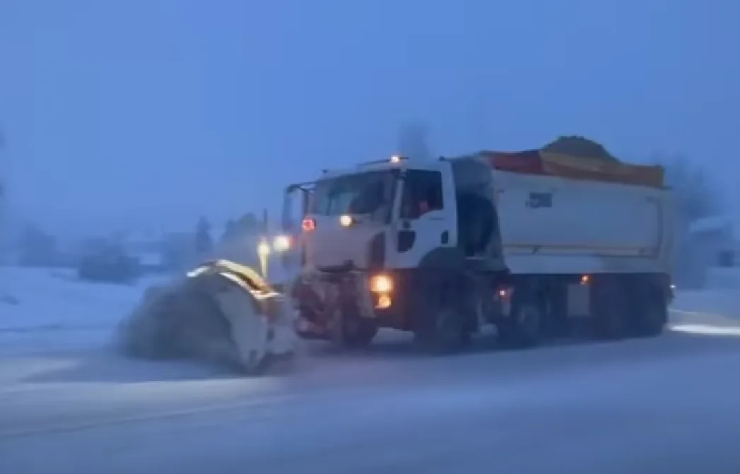 На ранок 8 січня проїзд дорогами державного значення Тернопільщини забезпечений, – служба відновлення