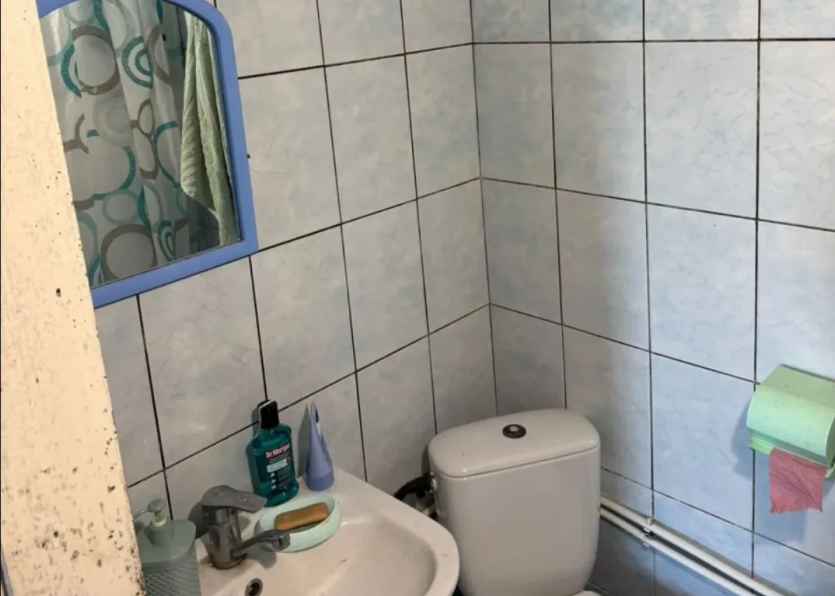 Знімав на камеру сусідку в душі: судитимуть 57-річного жителя Тернопільщини