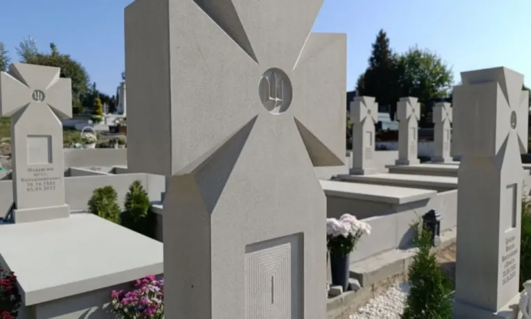 Посадовця з Тернополя підозрюють в махінаціях на встановленні пам'ятників Героям