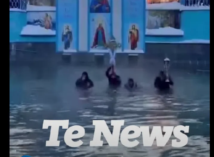 На Тернопільщині священники 19 січня здійснили «велике освячення води» — відео викликало дискусію