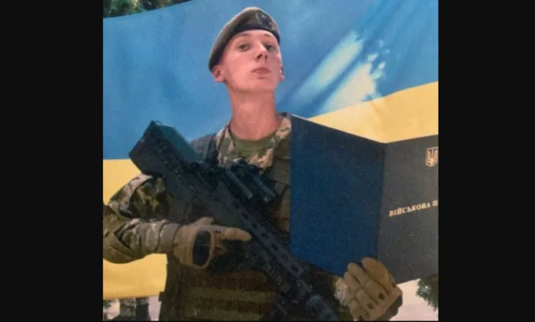 Назавжди 22... На фронті загинув молодий офіцер з Теребовлі Петро Сковронський