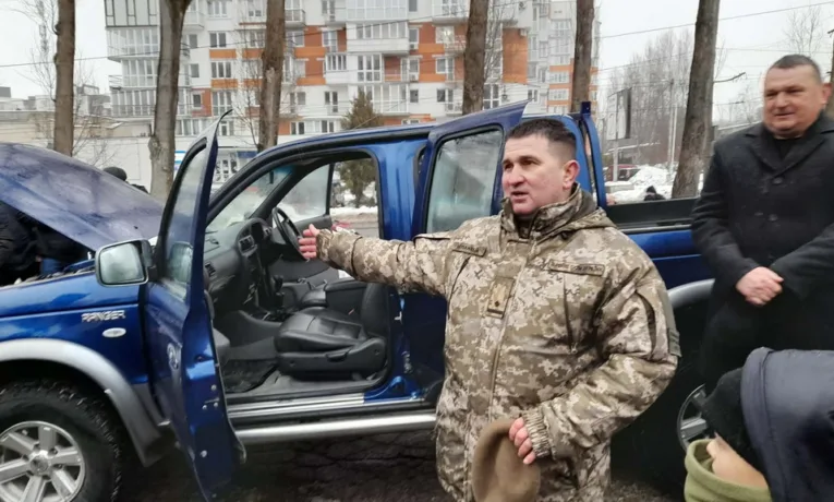 У День пам’яті воїнів-афганців ветерани Тернопільщини передали авто майору ЗСУ