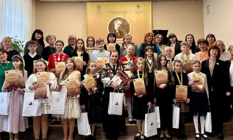 Музична спадщина Барвінського обʼєднала юних піаністів Тернопільщини.