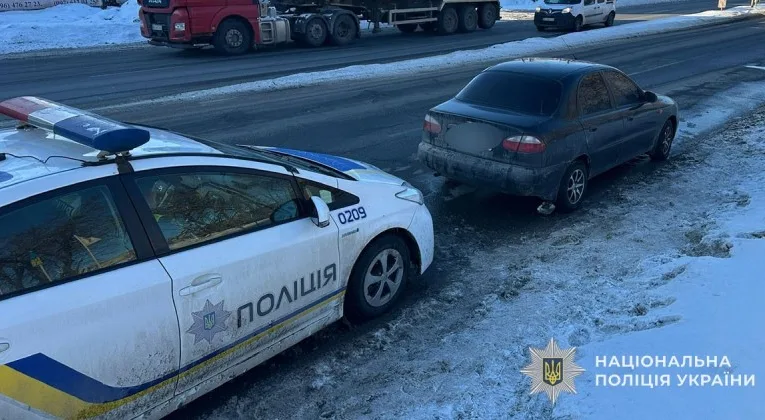 На Тернопільщині чоловік пропонував поліцейським $500, щоб уникнути ТЦК