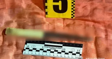 На Тернопільщині під час застілля чоловік ударив знайомого ножем у спину