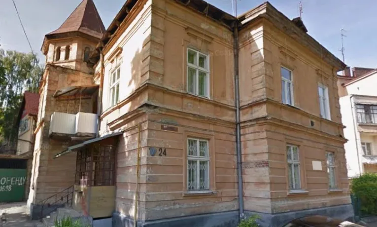 Епштейн цікавився купівлею будинку у Львові