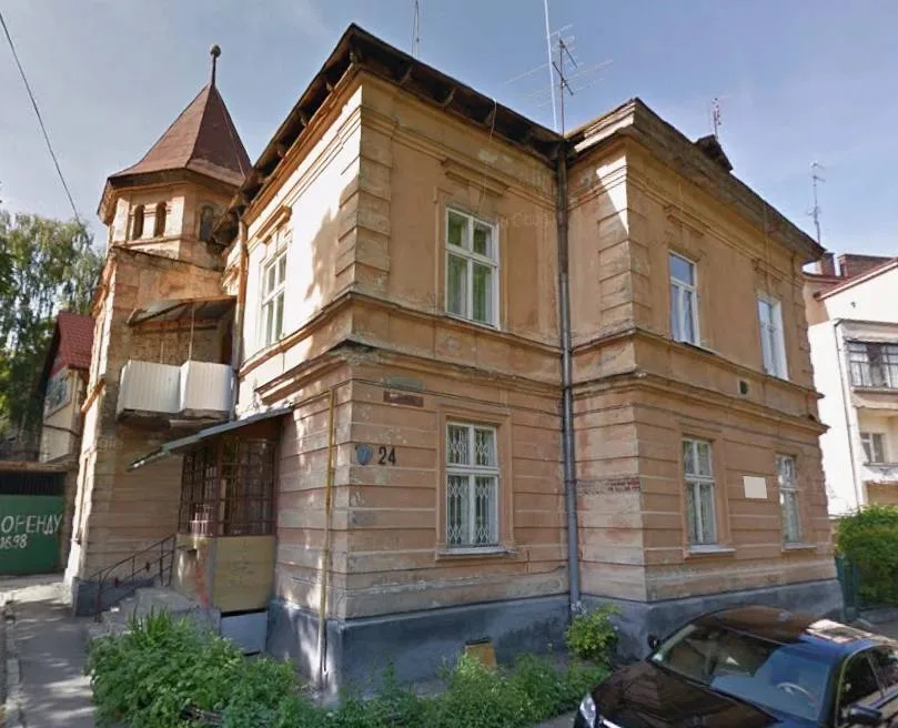 Епштейн цікавився купівлею будинку у Львові