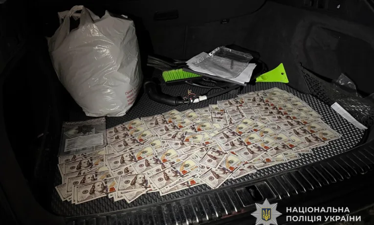 У Тернополі затримали чоловіка, який за $30 тисяч обіцяв “вирішити” звільнення військового зі служби