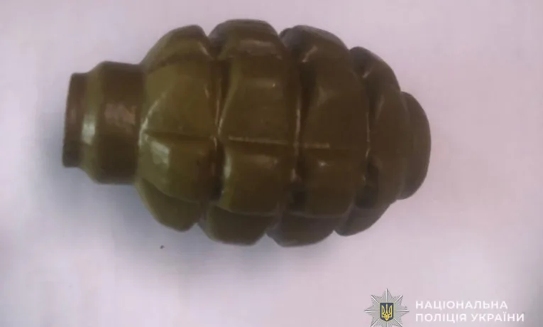 Викрили збут вибухівки на Чортківщині: у чоловіка знайшли 4 гранати