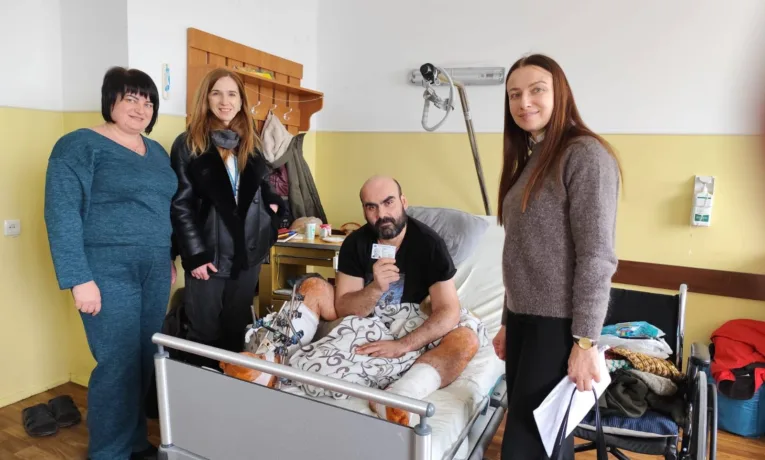 оформлюють паспорти