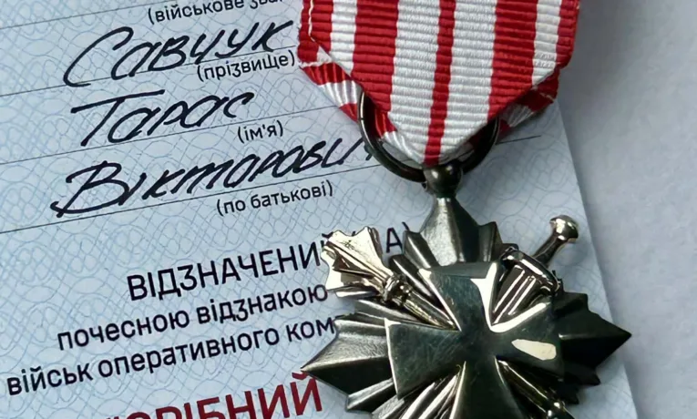 Тернопільського медійника Тараса Савчука нагородили “Срібним хрестом” від командувача військ ОК «Захід»