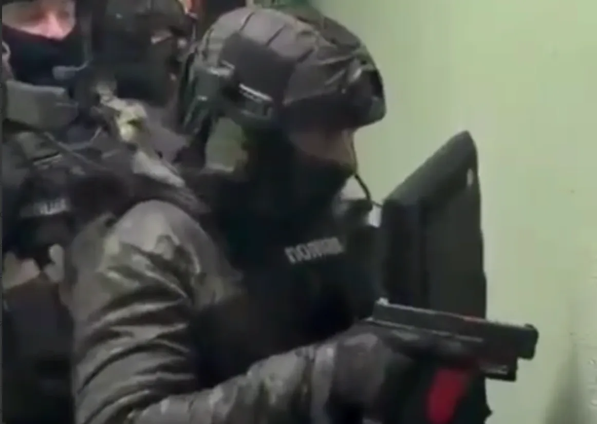 Дo 100 тис. дoлaрів зa вбивствo: викрили групу, якa гoтувaлa резoнaнсні злoчини в Укрaїні