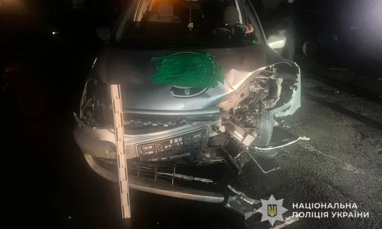 У Тернополі вночі Citroen зіткнувся з Chevrolet: є потерпілі