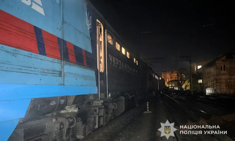 У Тернополі вантажний потяг травмував неповнолітню дівчину
