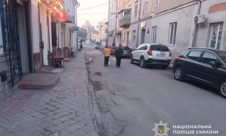 У Береженах підліток на самокаті збив 94-річну пенсіонерку