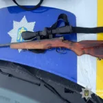 Стрілянина з мікроавтобуса: біля Тернополя затримали озброєних чоловіків