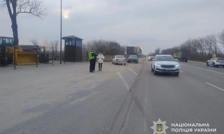 На Тернопільщині водій на BMW збив чоловіка