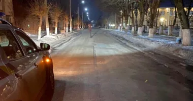 На Тернопільщині водій Audi збив 17-річного хлопця, який оглядав авто