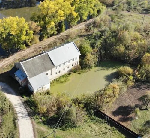 Млин у селі Лошнів