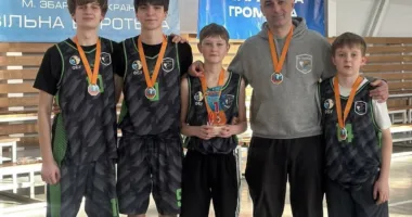 Пліч-о-пліч