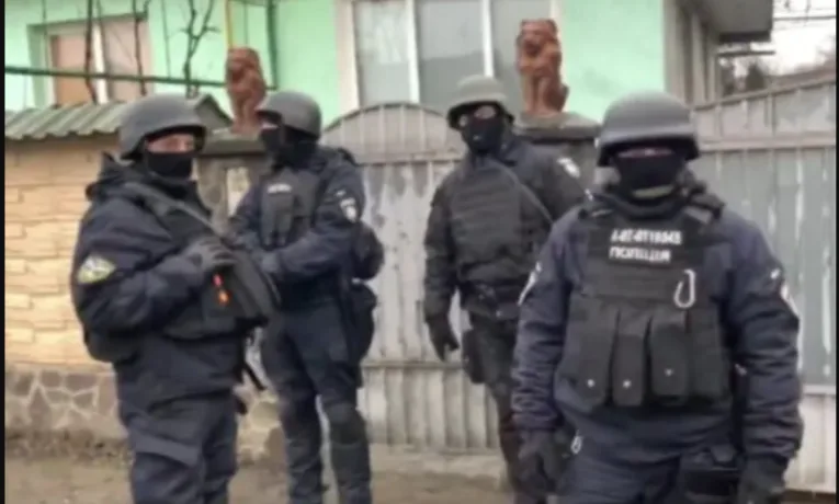 На Теребовлянщині в колишнього депутата провели обшуки