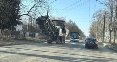 У Тернополі ремонтують дорогу на трьох вулицях