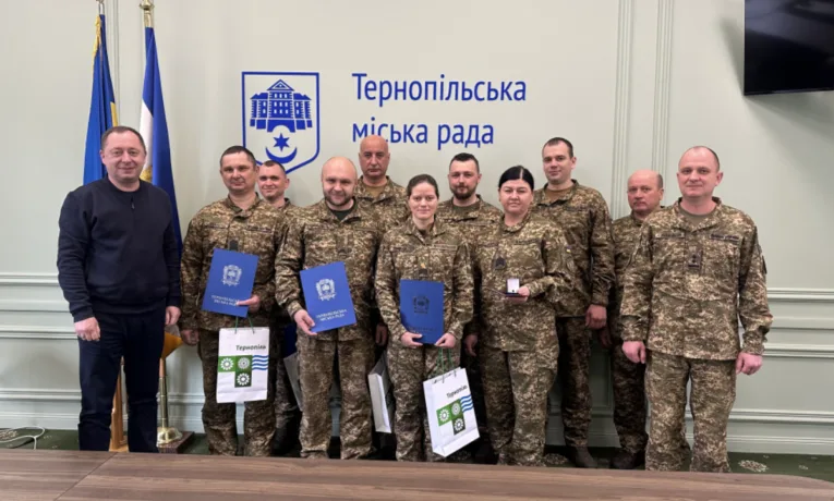 Нацгвардійці в Тернополі отримали нагороди з нагоди професійного свята