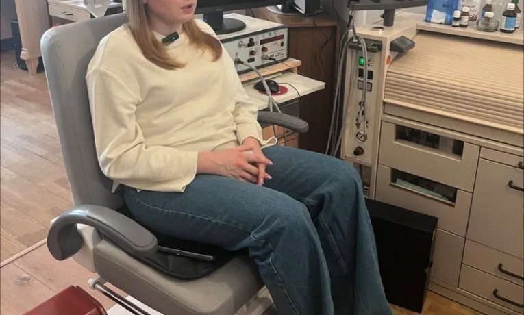 Лікарі повернули голос 24-річній тернополянці, яка три тижні не могла говорити