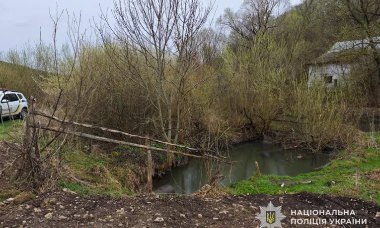 На Тернопільщині у водоймі знайшли тіло чоловіка