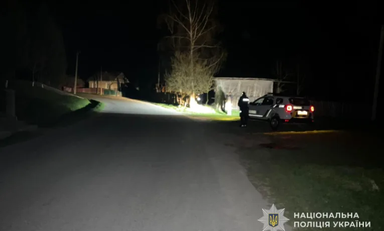 На Тернопільщині мотоцикліст з пасажиркою потрапили в ДТП: 20-річна дівчина в реанімації