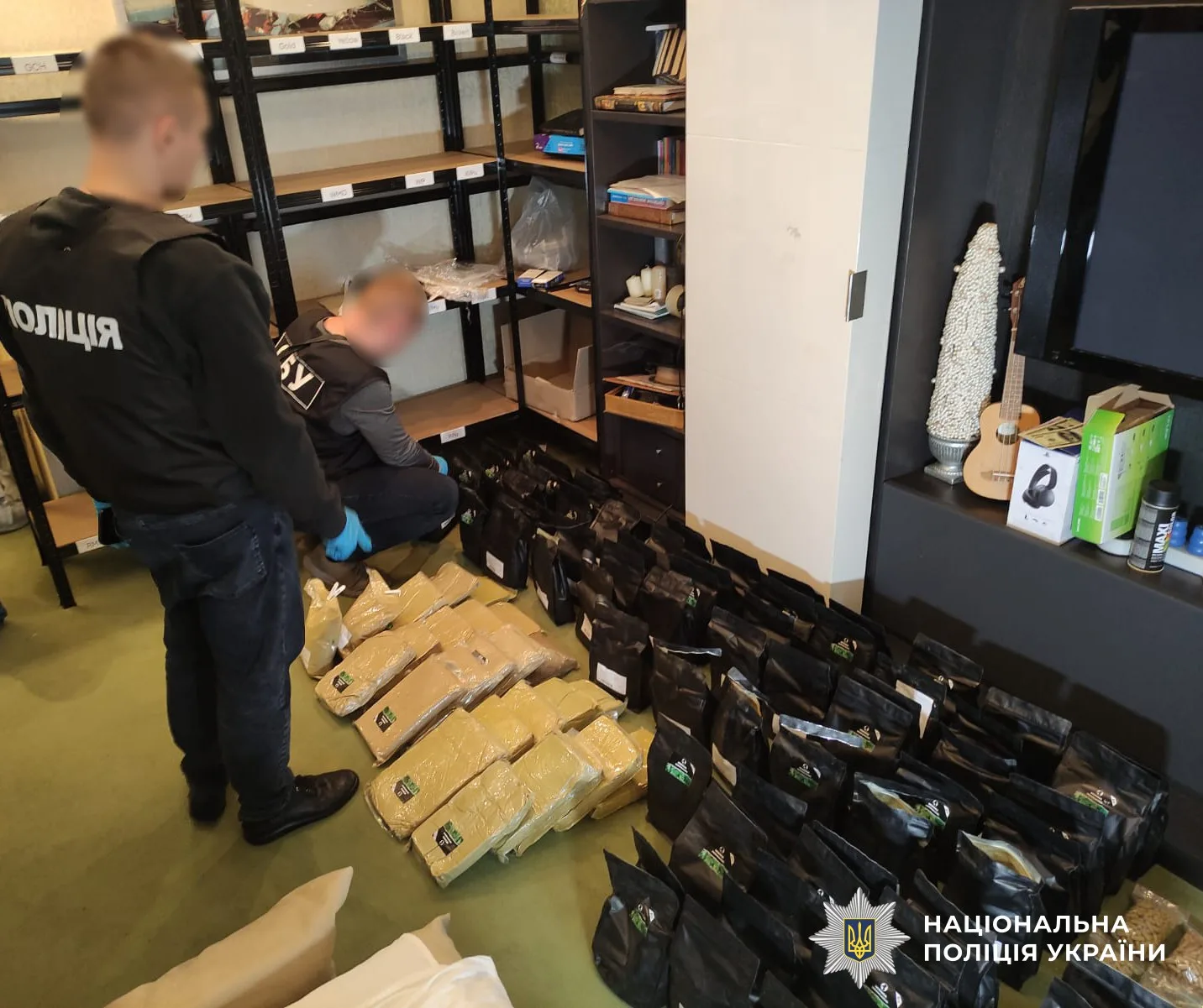 У Тернополі перед судом постане банда, що збувала наркотики під виглядом чаю