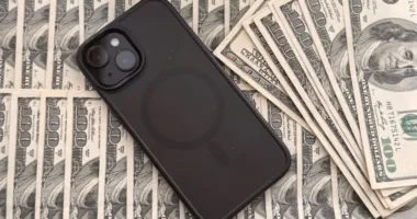 Тернополянка втратила близько 100 тисяч гривень через фейковий подарунок з-за кордону