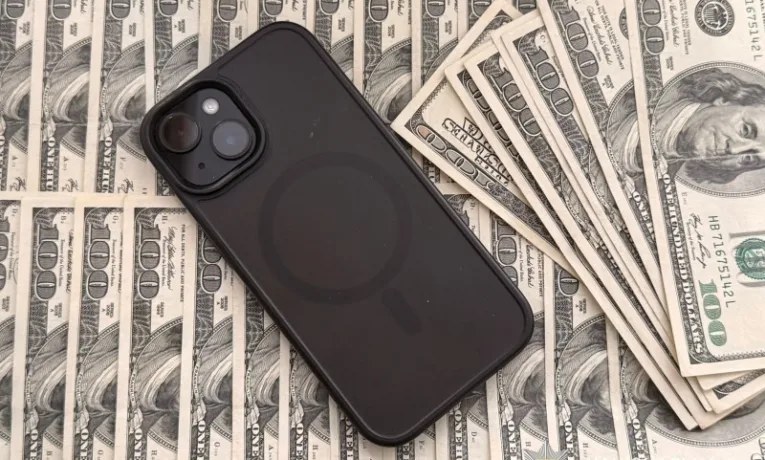 Тернополянка втратила близько 100 тисяч гривень через фейковий подарунок з-за кордону