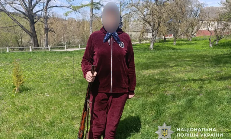 У селі на Тернопільщині жінка стріляла з рушниці