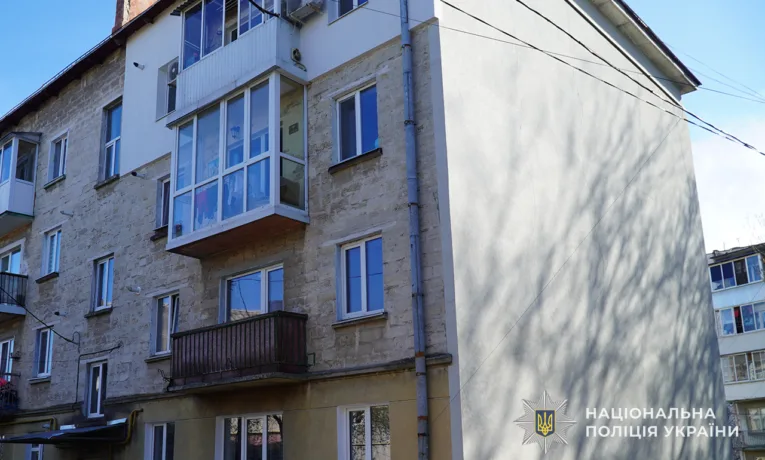 Школярці, яка у Тернополі вдарила в голову ножем однокласницю, повідомили про підозру