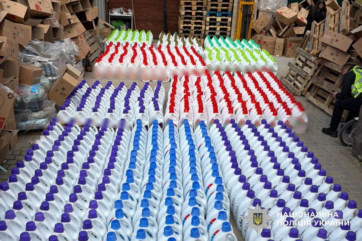 На Чортківщині викрили підпільний цех з виробництва прального засобу відомого бренду