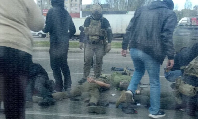 В Одесі СБУ затримує ТЦК: у соцмережах шириться відео погоні зі стріляниною