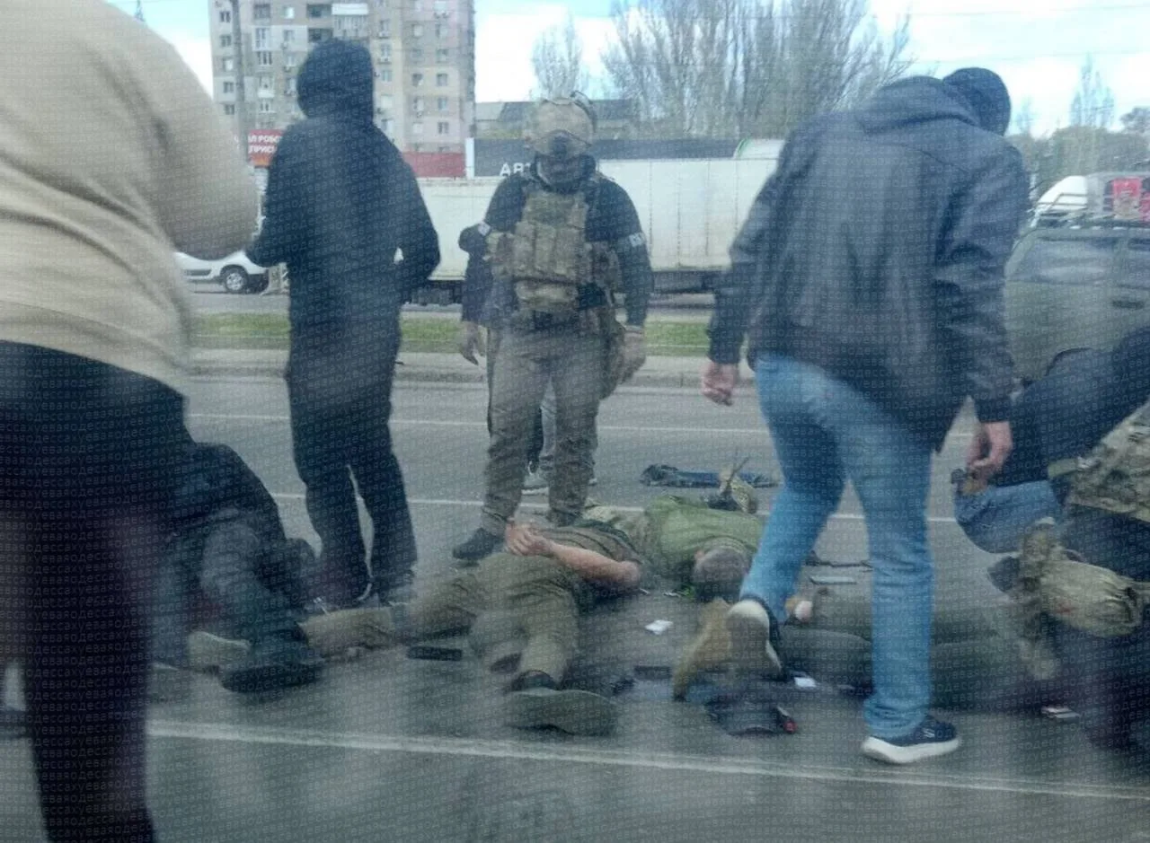 В Одесі СБУ затримує ТЦК: у соцмережах шириться відео погоні зі стріляниною